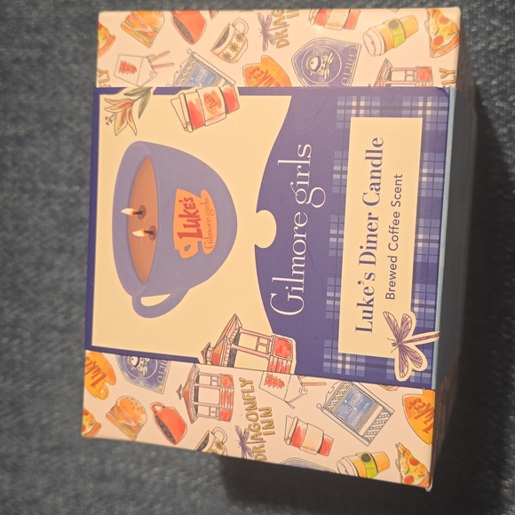 ❤️BUY 2 GET 1 FREE  Gilmore Girls: Luke's Diner Coffee Cup Candle, $24.99 USD - Picture 4 of 10